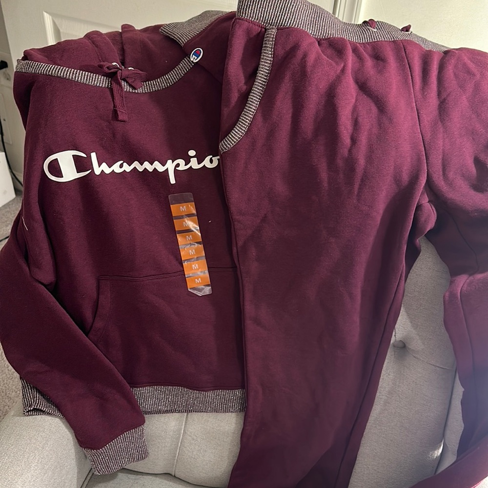 Women Sweat hoodie and pants set. Brandnew with tags.